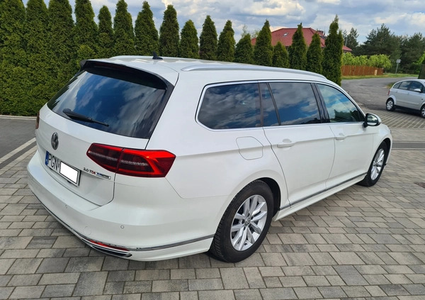 Volkswagen Passat cena 62700 przebieg: 212000, rok produkcji 2016 z Gniezno małe 172